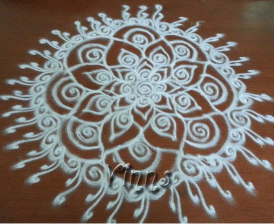 Freehand Kolam with swirls