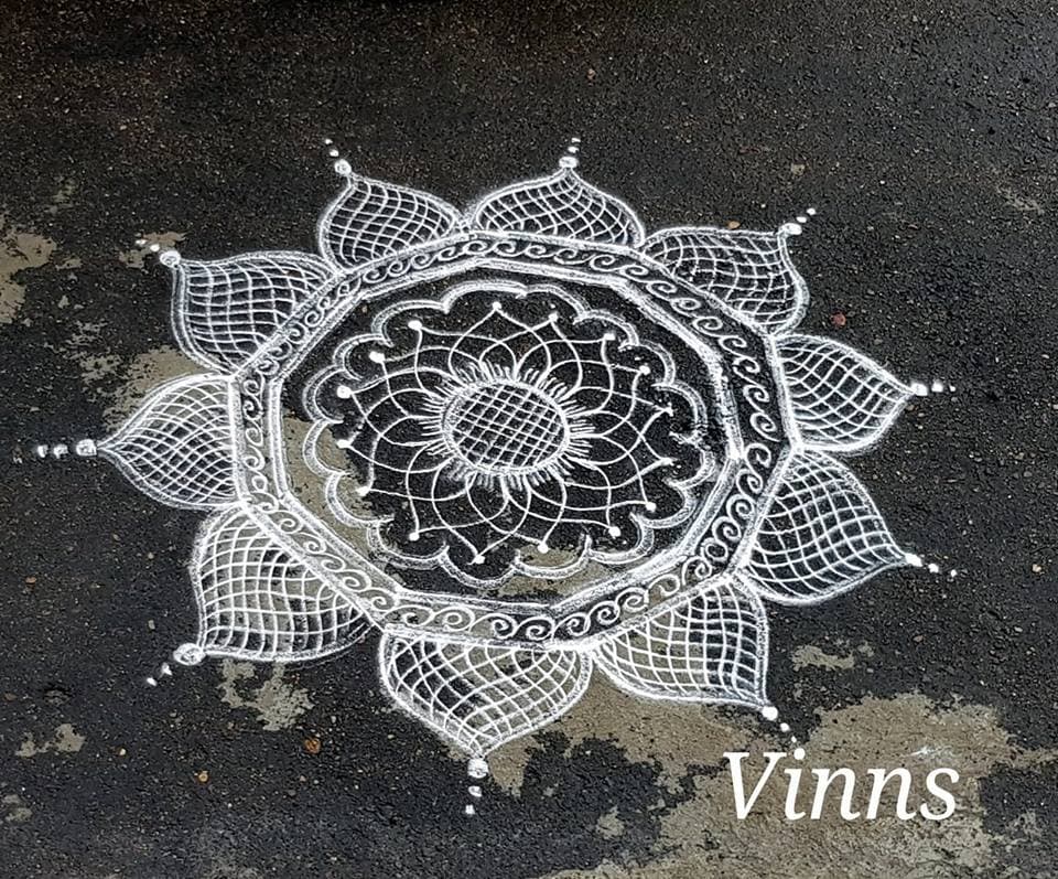 Freehand Kolam || Dotless Muggulu || White Rangoli || Margazhi Kolam