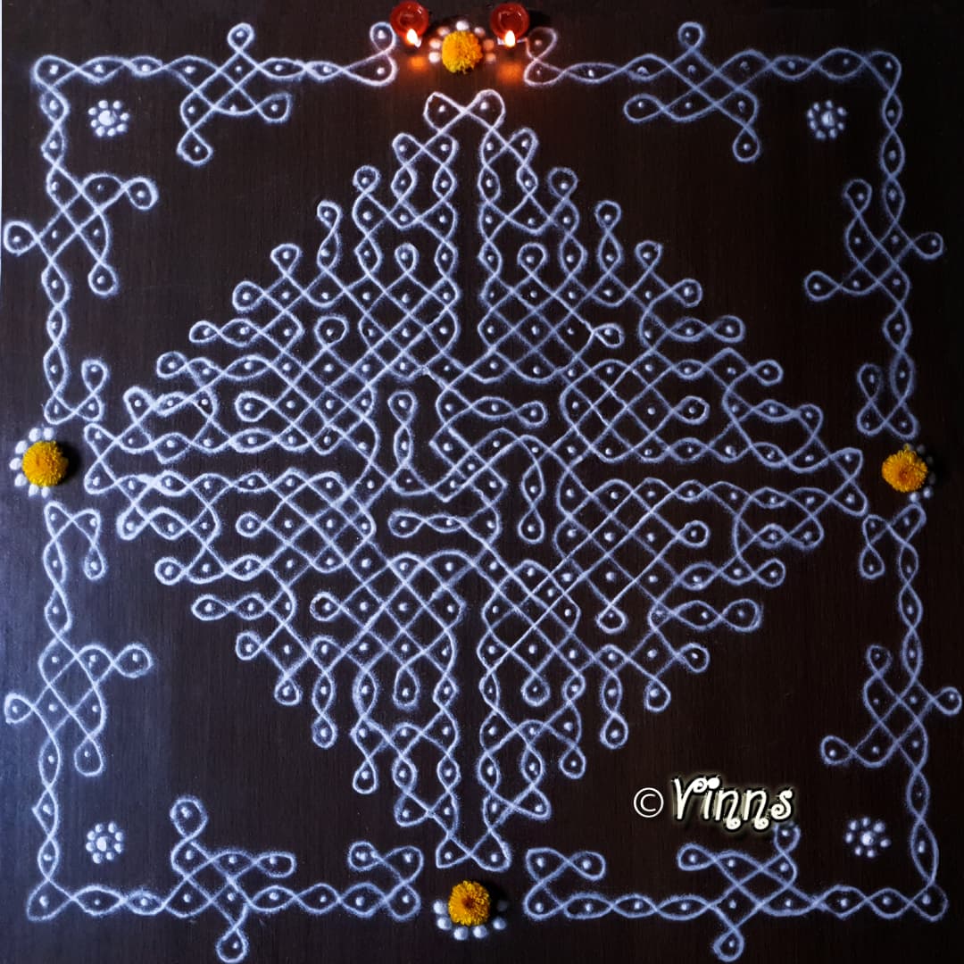 20 Dots Swasthik Sikku kolam || Tippudu Muggulu || Loops and Knots