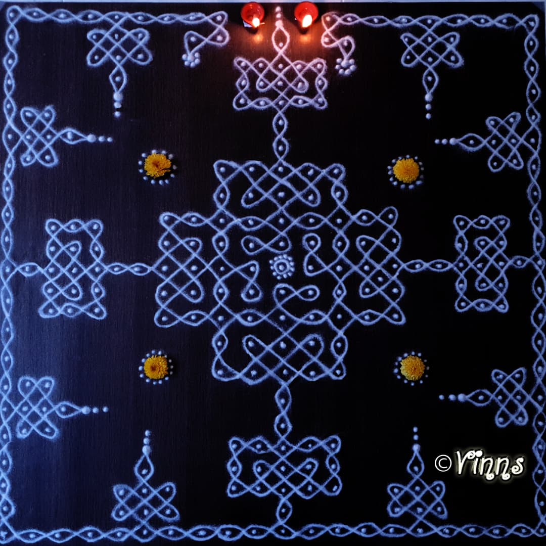 11 dots Sikku Kolam || Tippudu Muggulu
