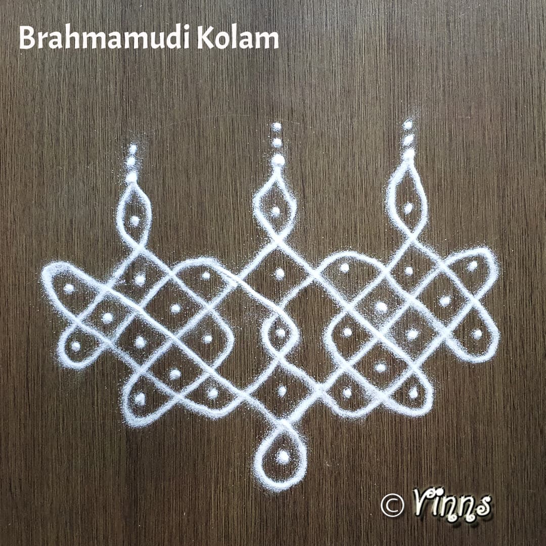 5 dots Sikku Kolam Brahmamudi Kolam Eternal Knot Muggulu