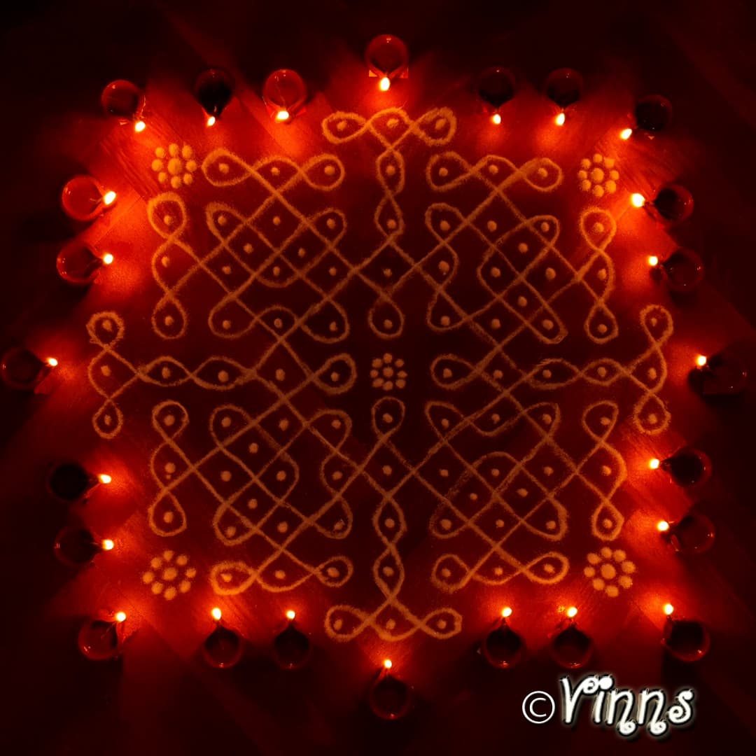 9 Dots Karthigai Month Kolam || Sikku Kolam || சிக்கு கோலம்