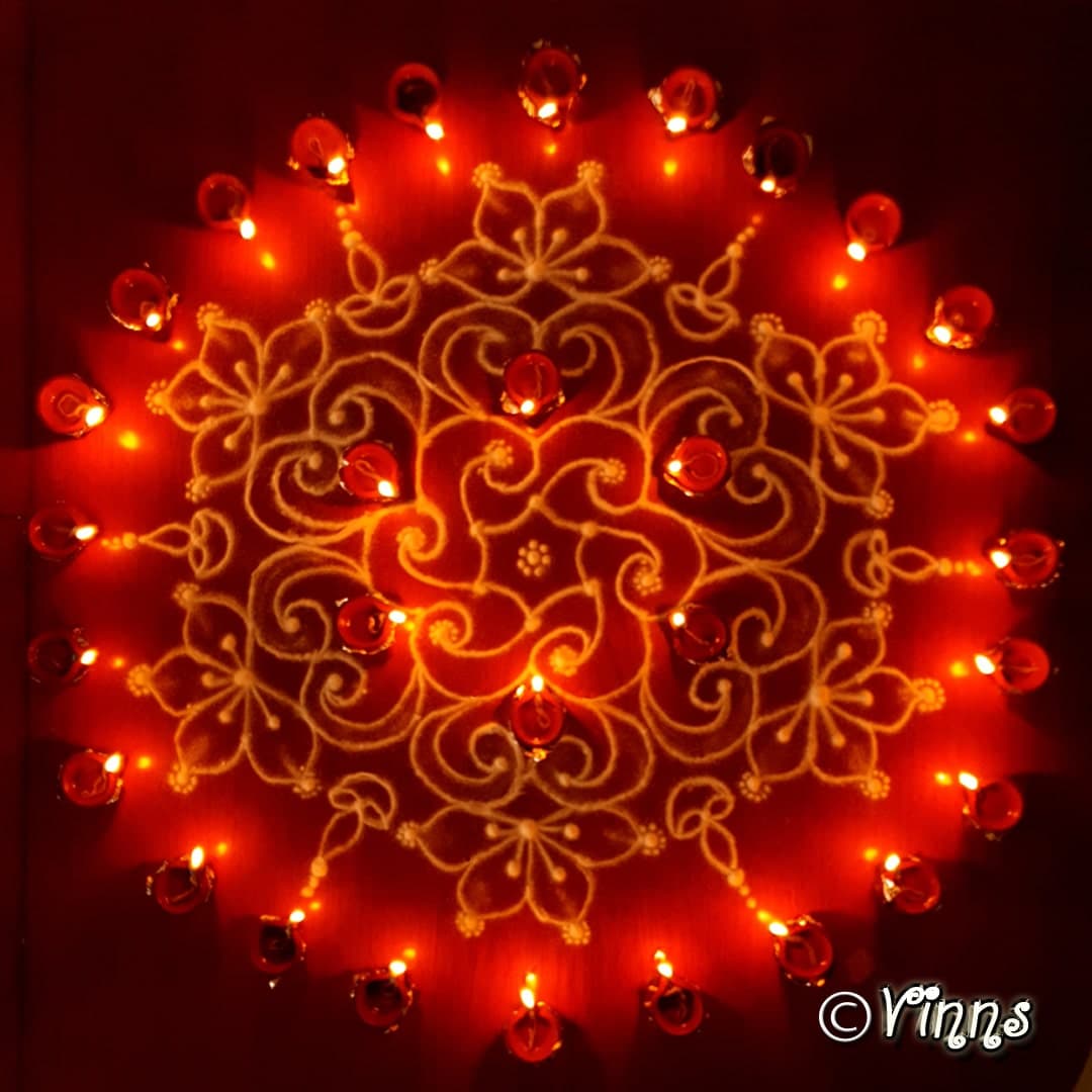 13-7 Dots Flower kolam || Karthigai Deepa Kolam || Diya Rangoli || Simple Muggulu