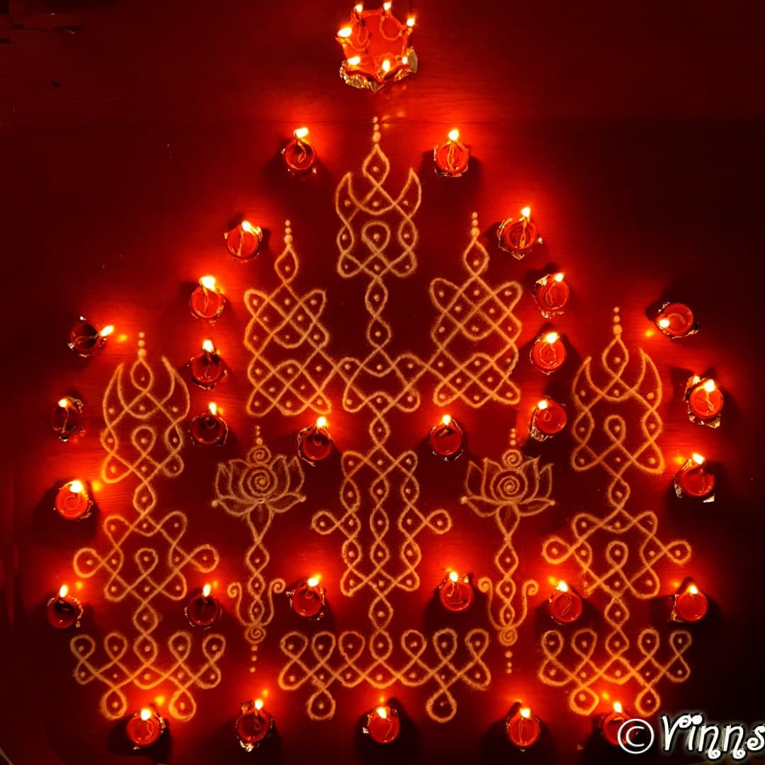 17 dots Easy kuthu Vilakku Kolam || Simple Karthigai Deepa Kolam || Diya Rangoli || Tippudu Muggulu