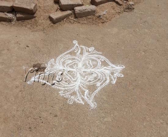 Freehand kolam