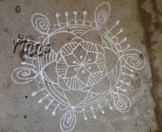 Simple Freehand Kolam